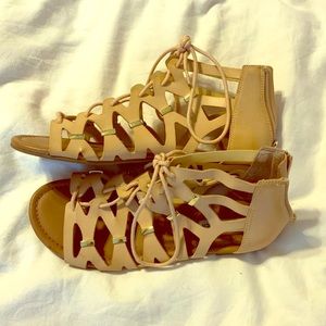 Steve Madden Sandal sz 9.5, fits like a 9